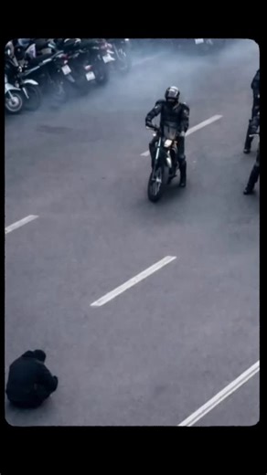 EmEy on Instagram‎: "من ایرانیم بهم بگو کوروش پرست !❤️ Beat : @prodwartan #اعتراضات #ایران #پهلوی"‎