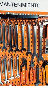 Nuestra selección de herramientas perfecta para equipar tu taller 😎🔥 Conocé nuestro Tablero Mantenimiento #Bahco 🔸️ Cuenta con todo lo necesario para siempre tener a mano: Bocallaves, Pinzas, llaves, destornilladores y accesorios ✔️ Cómoda exhibición y organización de los productos ¿Ya te imaginaste dónde presentarlo? 📲 Encontralo en nuestras tiendas oficiales | Bahco
