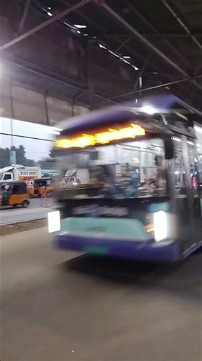 18A Mtc Ev Ule Mtc Dlx Bus Towards Brodway With Powerhouse Coolie