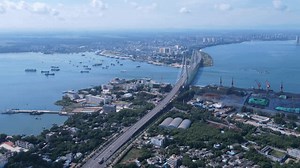 The new offshore international trade in #Yangpu Port, Danzhou witnessed a rapid growth in H1 this year, with cumulative #trade volume achieving USD 5.72 billion, over 120% increase from the level in last year. | Visit Danzhou