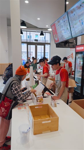 Santa Clara, you made our grand opening one for the books! Ribbon cut, lines wrapped around the block, happy faces everywhere, and tables full of your favorite bites. Thank you for bringing the energy and digging into all our dumplings, noodles, and more 🥟🎉🍜 #taiwanesefood #santaclara #santaclaraeats #bayeats #bafangdumpling | Bafang Dumpling