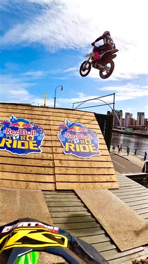 622K views · 3.5K reactions | your official course preview for Red Bull Tyne Ride 2025… …and a masterclass from a World Champion 欄 can our ex-pro commentator beat @billybolt57 with a 10 second head start? #redbull #givesyouwiiings #redbulltyneride #enduro @igloocoolerseurope | Red Bull UK | Facebook