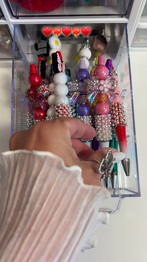 35 reactions | Romantic Red Bookish Bundle  21 carefully chosen item — everything for cozy reading moments: notebook, pens, bookmarks, stickers, keychains, and more ✨ Each set includes free surprise gifts  Limited collection — only a few left! Order here  Avinel.Store#RomanticVibes #GiftBox #SmallBusiness #usa #viral #UnboxingVideo #StationerySet #BookishVibes | Avinel.Store | Facebook