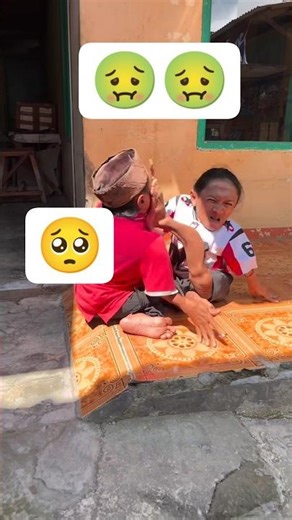 Dwarf Woman KICKS Man After Bucket Prank! 🤣 (Unexpected Finish!)