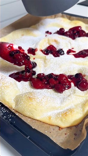 Ofen Pfannkuchen mit Beerenkompott #shorts #rezept ￼