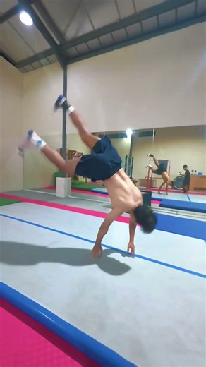 Acrobatic practice || Go Hujan class #gohujan #gohujanclass #acrobatics #garut