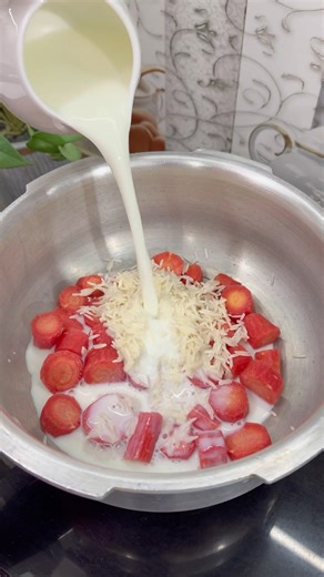 Carrot kheer in pressure cooker in 15 min kheer recipe 😋👌 | #winterspecial #ytshorts