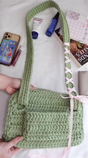 Crochet Book Sleeve and Bag with Convertible Strap Pattern Update