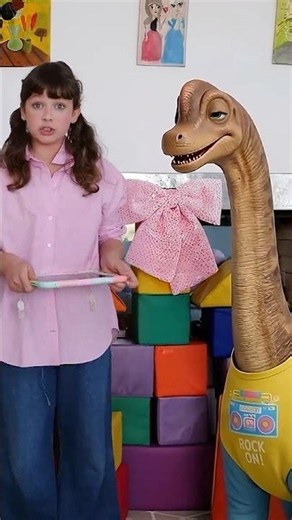 Sister or dinosaur 🦕? How to manage sisters while learning about animals?
