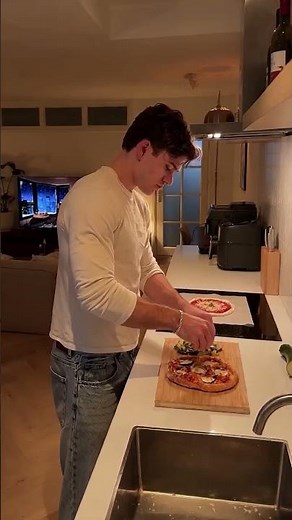 I Had No Idea My Homemade Pizza Had This Many Calories 🍕