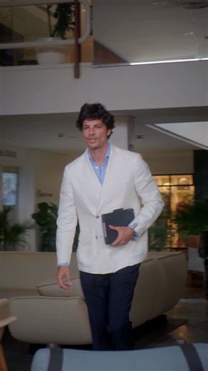 Javier de Miguel on Instagram: "Este pequeño dispositivo, el NotePin de @plaud_official es una cápsula de memoria de IA portátil que utiliza el poder de GPT-4o para capturar, transcribir, resumir y analizar grabaciones de audio. 💥💥💥. Link en mi Bio."