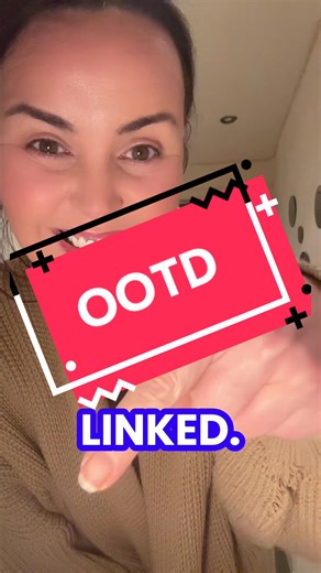 Forgot to post this the other day 👀🤣 #ootd #katchme #leggings #gymtops #bootswiththefur