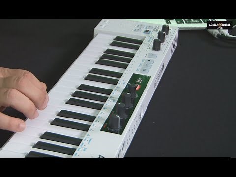 Keystep 37 de Arturia: Interactúa y experimenta con tu música by Àlex Martín.