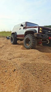 V8 Chevy fährt sich im Sand fest | rcaktioncarsjs