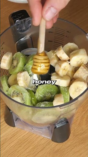 Low calorie kiwi and banana ice cream | under 500 calories