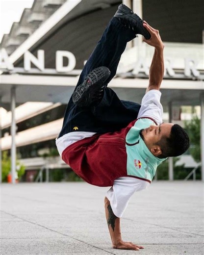 Lostwave - "Breakdancing Song" [LQ] #lostwave #music #unknownsong
