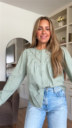 Cute fall blouse that's giving *Free People* vibes 🔥✨ And the lace detailing is PERFECTION. Comes in 6 other colors!! Amazon fall fashion, Amazon fall outfit, Fall fashion, Affordable fall tops, Easy work fashion for fall. | Rachel Kae Jenkins