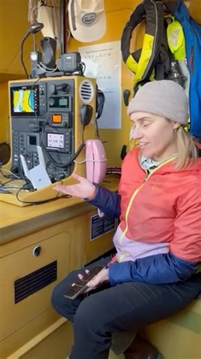 Ever wonder how offshore sailors stay connected in the middle of the ocean? With Starlink on deck and an Ooma retro phone on board, these incredible women are making and receiving calls while navigating a 21-foot racing yacht—proving offshore sailing doesn’t have to be inaccessible. Proud to support an all-women crew @spitesailing that’s opening the door for the next generation of sailors. | Ooma