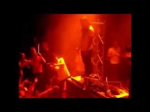 Steve Aoki Stage Dive FAIL - Steve Aoki Jumps Into Crowd Off Table (FAIL)