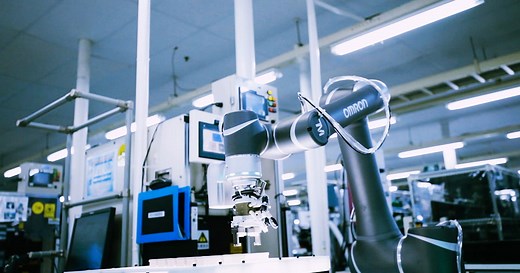 人と協働しておこなう荷積み・荷降ろし作業（パレタイザー）の自動化 | ロボティクス | オムロン制御機器