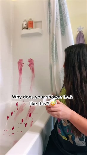Mom Gives Hilarious Bathtime Routine with Daughters