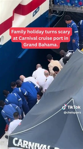 Mother jumps into water to save daughter on cruise – a reminder for all parents! A family holiday in the Bahamas turned into a tense rescue when a 4-year-old fell into the water at a cruise port. Quick thinking by her mother and crew kept them both safe. For parents, it’s a reminder: accidents can happen in seconds, so always stay vigilant. Source: chelspiers/TikTok #ParentingInSG #FamilySafety #ParentingTips #TheAsianParent #CruiseSafety #SingaporeMums #ParentLife | theAsianparent