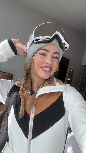 Modeliste Magazine (@modelistemagazine)’s videos with Lucky Girl - Carlina