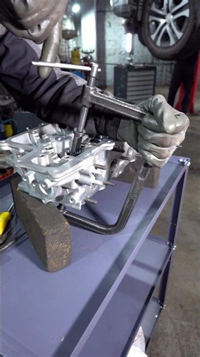 valve keepers installed using a threaded tool