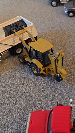 Another custom that you can "buy for cheaper" at Walmart, as some of our critics tell us! This one's headed to the Columbia City Farm Toy Show #mack #macktrucks #bulldog #dumptruck #caterpillar #caterpillarequipment #winning | Midwest Model Works