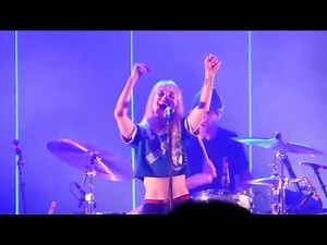 Paramore - Everywhere (Fleetwood Mac cover) | 013, Tilburg