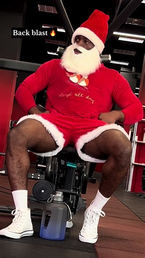 🔥 Full Cable Back Workout🎅🏾 Build a thicker, wider back using cables only – constant tension, better control, zero wasted reps 💪🏽 This cable back workout targets lats, mid-back, and rear delts while keeping tension on the muscles through the entire range of motion. Perfect for gym days when you want safer form, better mind-muscle connection, and serious back gains. ✅ Control the negative ✅ Keep chest up & ribs down ❌ No swinging or jerking the weight Save this workout 📌 Follow for more sma