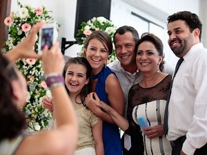 'Amor à Vida': elenco grava cenas do casamento de Gina e Elias