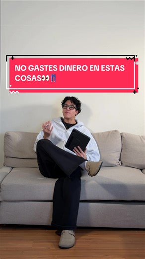 Si quieres vestir bien sin malgastar dinero 💸, hay cosas en las que debes invertir y otras donde puedes ahorrar. En moda masculina 2026, invertir en esenciales de calidad como zapatos de cuero, chaquetas, relojes o abrigos clásicos marca la diferencia en tu estilo. En cambio, en prendas pasajeras o modas rápidas puedes ahorrar sin perder estilo. Aprender en qué gastar y en qué ahorrar moda masculina, invertir vs ahorrar, y priorizar fashion essentials te ayuda a construir un estilo duradero, mo