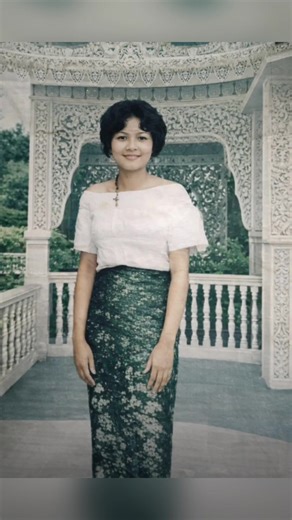 ဝါးနေတဲ့ ပုံဟောင်းတွေကို 4K ပုံကြည်အောင်လုပ်နည်း App 📸 ပုံဟောင်းတွေကို 4K ကြည်သွားအောင် ပြန်ပြင်နည်း Tutorial လေးကို ဘယ်ဘက်အောက်ထောင့်မှာ အဆင်သင့်လုပ်ပေးထားတယ်နော် 👇 ဘယ်ဘက်အောက်ထောင့်မှာ နှိပ်လိုက်ရုံပဲ ↙️ AI Prompt: