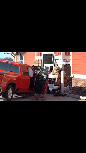 12-29-2025: two vehicle crash into Zaxbys restaurant on El Camino Dr. A vehicle accident occurred with injuries and at least one driver sent to the hospital in unknown condition, Police and Fire crews responded. Springfield, MO Fire Department Springfield, MO Police Department | RNN News