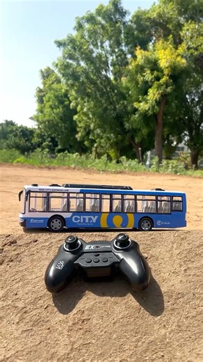 Remote Control Bus Unboxing and testing