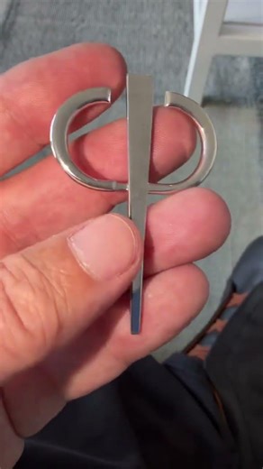 O Patrão Não Vai Ganhar Apenas Um Poder, E sim uma Jóia