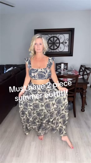 Shannon Weaver🦋 on Instagram: "Crazy hair but really wanted to show off this amazing TT dress! Yes and it was only 20!!! And yes you have to go to my TT to grab it! P.s this is not my sound."