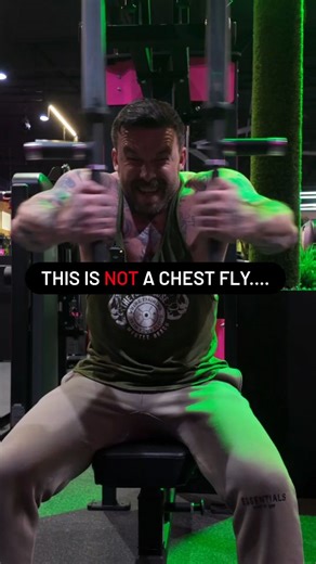 Paul Geering | Online Fitness Coach on Instagram: "Chest Day: Pec Fly Machine Hit these with intent and your chest will respond 💪😮‍💨 Did you know the eccentric portion of the movement is what stimulates growth rather than the contraction at the top? Follow for more value 🫡 #pecdeckmachine #chestday #chest #bodybuilding #mensphysique #classicphysique #menshealth #onlinefitnesscoach #bodybuildingcoach"