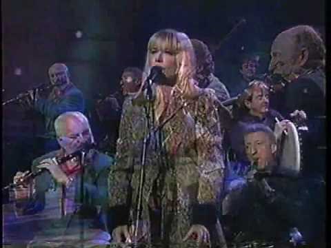 Marianne Faithfull - Love Is Teasin' (live feat. the Chieftains)