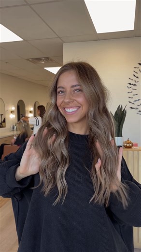 MACKENZIE RUSSON • UTAH HAIRSTYLIST on Instagram: "Let’s take @hay_hess bronde for fall with @redkenpro SEQ! Redken Shades EQ is my tried and true when it comes to lowlighting because of their wide selection of colors (135+ shades) making it so easy to customize colors for each client! When going dark I always stick with the warmer shades eq colors, and for longevity and even application applying that lowlight to dry hair and letting it process the full 20! What do we think? #redkenpartner #SEQ1