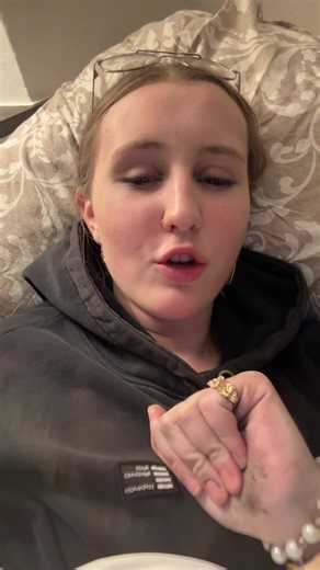 Smilla Vanilla (@smillavanilla2.0)’s videos with your kidding right - bella