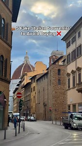 👜 5 Fake “Italian Souvenirs” to Avoid Buying 🚫 1. 🧳 Cheap “leather” bags at street stalls – Many are imported and not Florentine leather at all. Real leather goods come from artisan shops (botteghe), not piles on the sidewalk. 2. 👕 Mass-produced T-shirts & magnets – Souvenirs that say “I ❤️ Italy” are usually made in China. Instead, look for ceramics, paper goods, or regional food items. 3. 🗡 Fake Murano glass – In Venice, tons of “Murano-style” glass is actually factory-made abroad. Authen