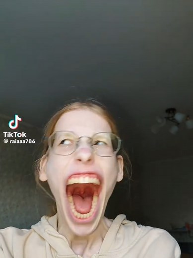 Discover the Girl with the World's Largest Mouth