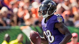 Jeremy Maclin Leaves Game in Cleveland With Knee Injury