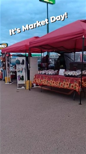 Come see us at The Original Farmer’s Market of North Platte . Lots of great vendors here this week. #happyhivehoneybottlingco #buylocalsupportlocal #NebraskaHoney #MarketVibes | Happy Hive Honey Bottling Company & Learning Center