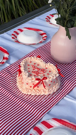 Emily Dew-Gosling on Instagram: "The feeling when the chapter finally closes 🤌🏼 Everyone has their place in your book some people stay for the whole story but most are there for a chapter and that’s okay. The invisible string theory has never felt more real… #australia #aus #uktoaus #entrepreneur"