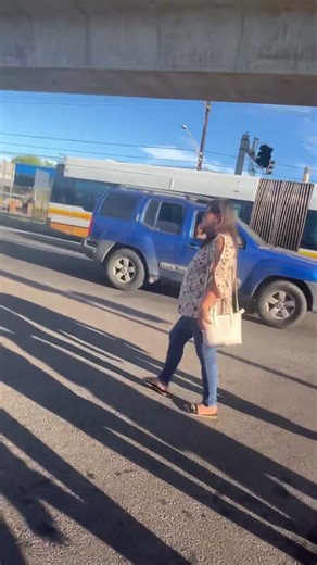 Hawaii TheBus Honolulu Bus New Flyer XD60 6001 Route E Waikiki