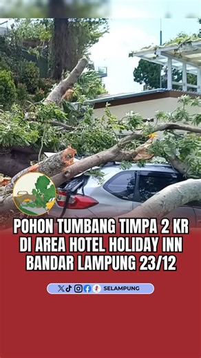 Lampung on Instagram: "Pohon Tumbang Timpa 2 KR di Area Hotel Holiday Inn Bandar Lampung Pohon tumbang jenis randu berdiameter 2 meter di area pintu ke luar hotel Holiday Inn Bandar Lampung timpa dua mobil Selasa (23/12/2025) sekira pukul 10.30 WIB. Dua kendaraan tersebut yakni Honda BR-V silver dan Mitsubishi Xpander hitam B2700UYE. Petugas tengah berjibaku untuk mengevakuasi pohon yang tumbang menutup pintu masuk hotel. Korban yang berada di dalam mobil juga tengah dievakuasi dan sampai saat i