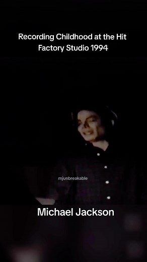(RARE FOOTAGE) P2 Michael Jackson Recording Childhood at the Hit Factory Studio (Circa 1994) #michaeljackson #michaeljacksonfan #thekingofpop #mj #paravoce #fouryoupage #fyp #fouryou #viralvideo #mjinnocent #mjcrew